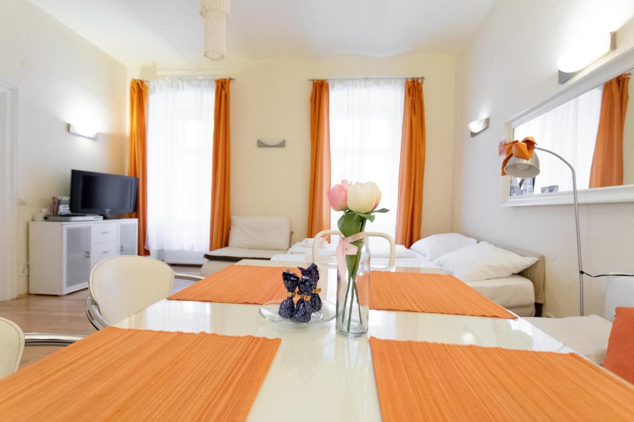 Central Garden Apartments فيينا الغرفة الصورة